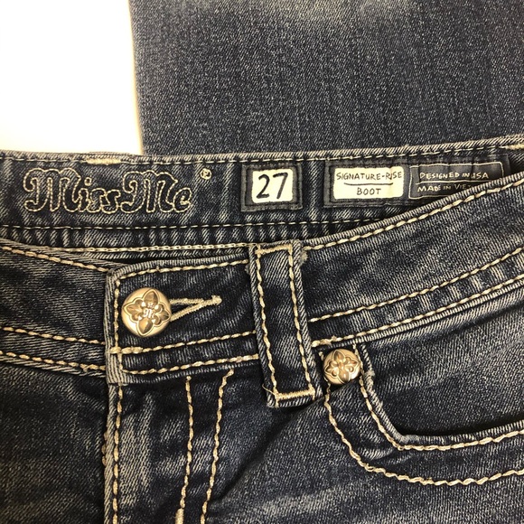 🛍Miss Me Signature Rise Boot Size 27 Jeans - Picture 2 of 5